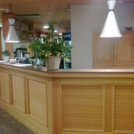 Juthbacka Hotell Uusikaarlepyy Exteriör bild