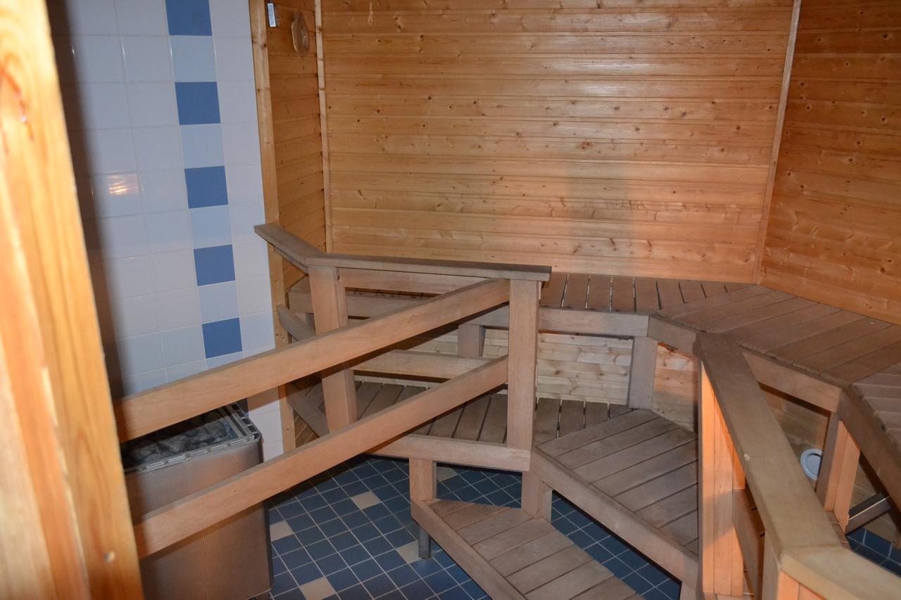 Juthbacka Hotell Uusikaarlepyy Exteriör bild