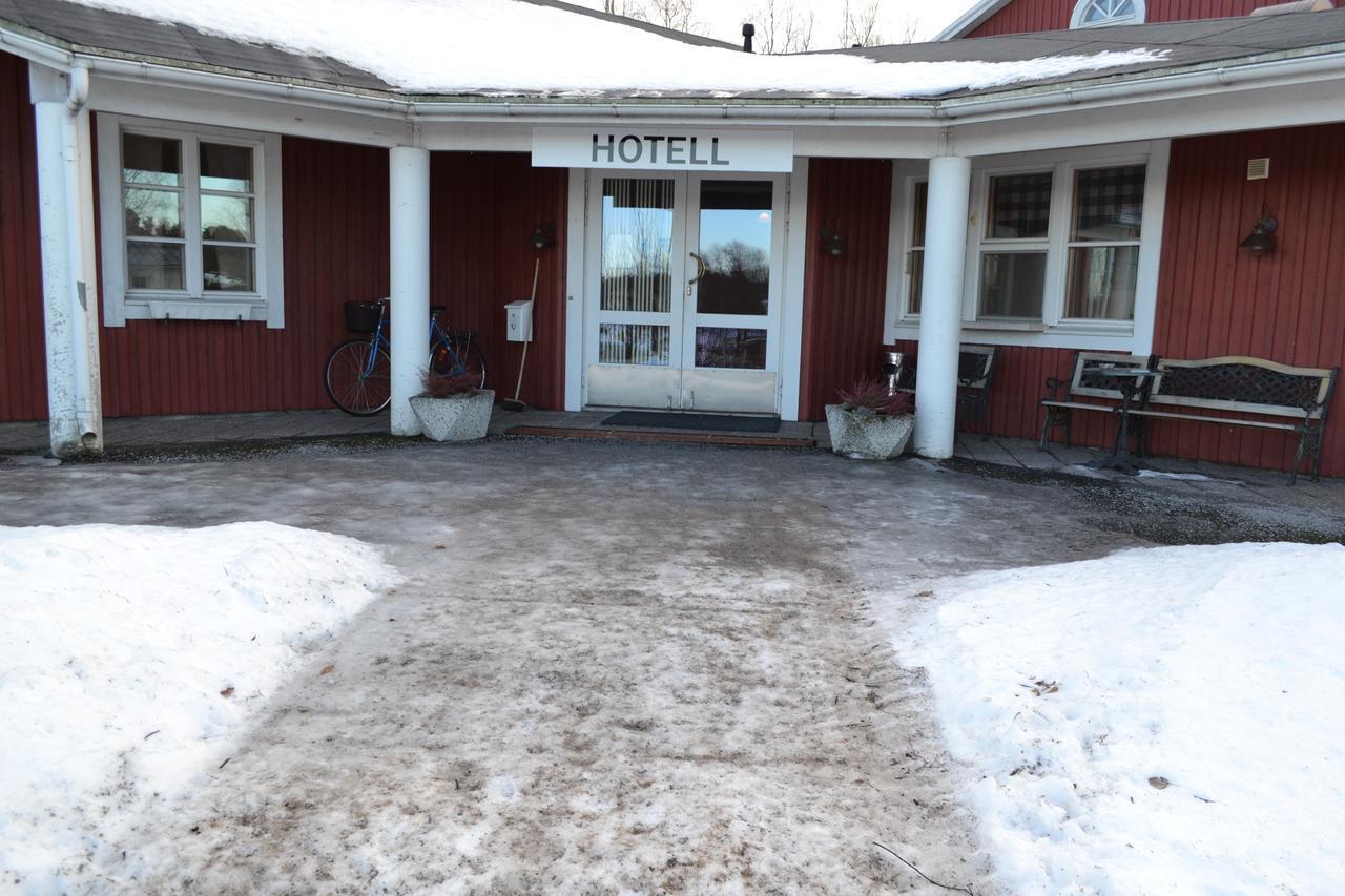 Juthbacka Hotell Uusikaarlepyy Exteriör bild